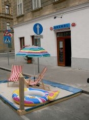 Lebenszeichen. Mit dem ersten Wiener InTown Sandstrand 2001 stetze das Cafe Brendel ein oft genutztes Lebenszeichen. 