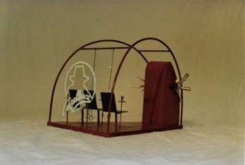 Modell eines transportierbaren Werbestandes. 1990 Hans Heisz 