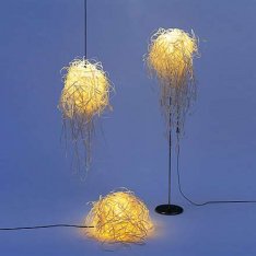 Hans Heisz. Illustri - Hänge/Stehleuchte, Stahl,Nomex. Internationales Designjahrbuch 2002/2003 Ross Love Grove. Foto: Antologie Quartett